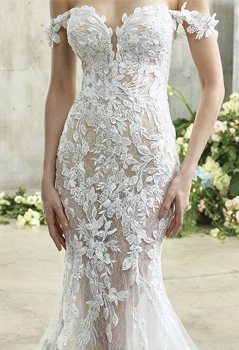 badgley-mischka-etta-neckline Badgley Mischka Etta neckline and detailing