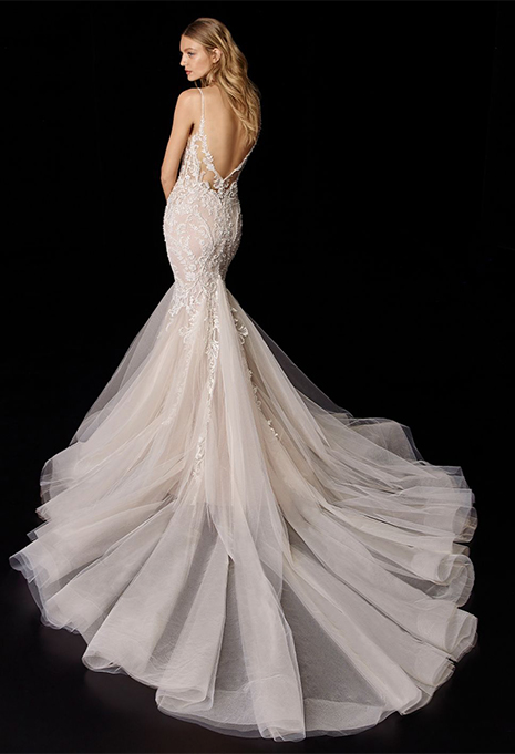 enzoani-priscilla-dress-back back and train on enzoani priscilla wedding dress