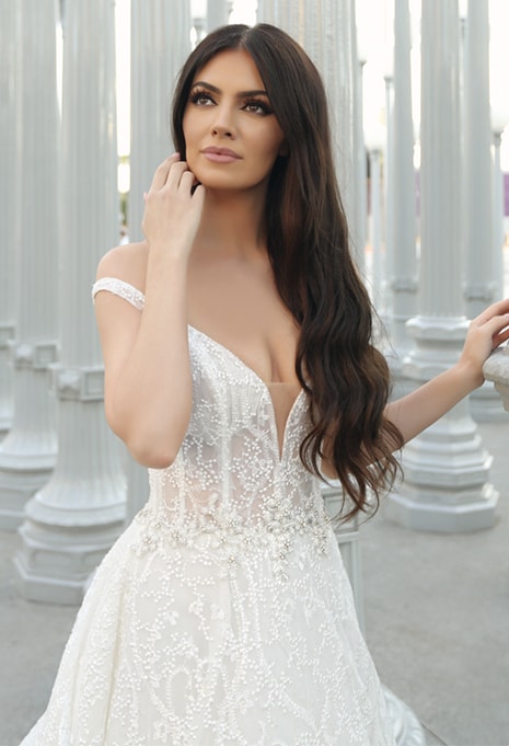 bride wearing enzoani Nadine dress at Los Angeles County Museum of Art