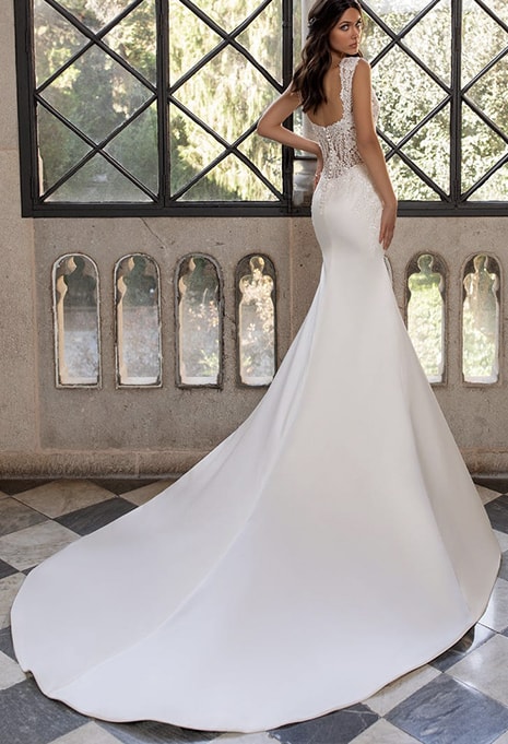 pronovias carlo train