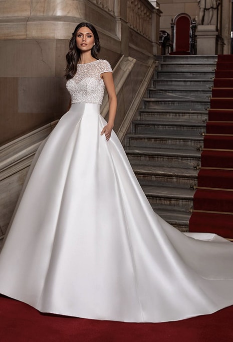 pronovias close wedding gown