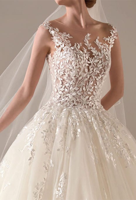 pronovias-privee-barbara-front-detail neckline on pronivas privee barbara wedding gown
