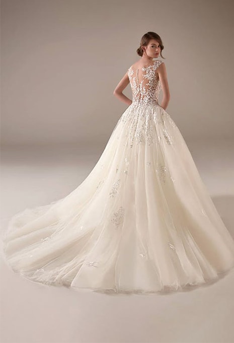 pronovias-privee-barbara-train pronovias privee barbara train