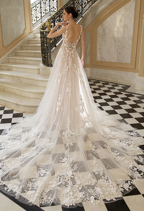 back view of Élysée Ines wedding dress