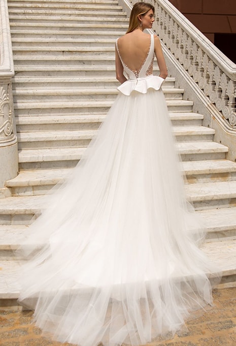 enzoani-renee-dress-image-2 back side of Enzoani Renee wedding dress
