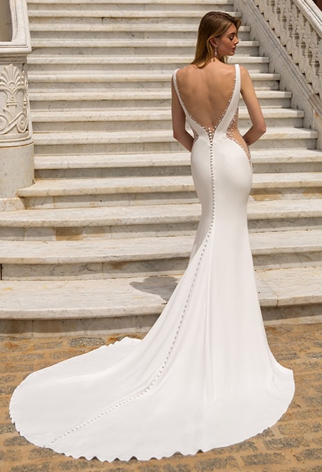 back view of Enzoani Renee wedding dress
