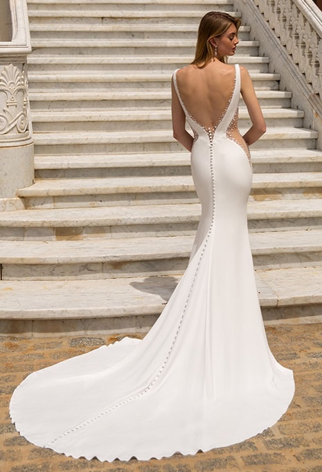 enzoani-renee-dress-image-3 back view of Enzoani Renee wedding dress