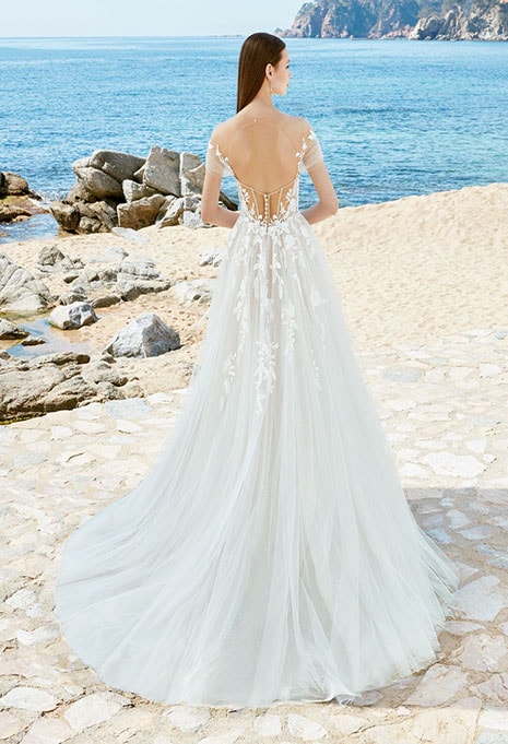 love-aisha-dress-image-2 back side of Love Aisha wedding dress