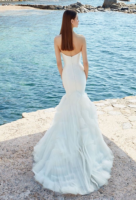 back view of Love Alyse wedding dress