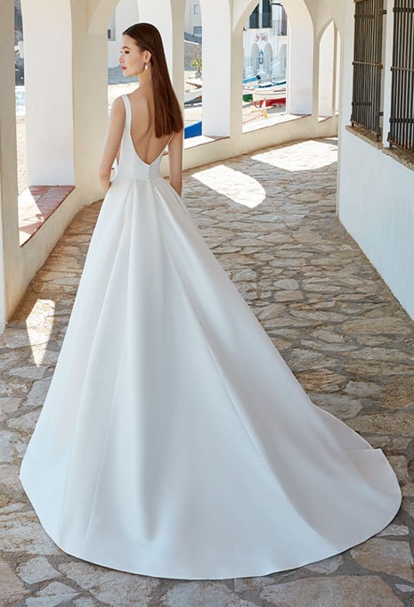 back side of Love Arlette wedding dress