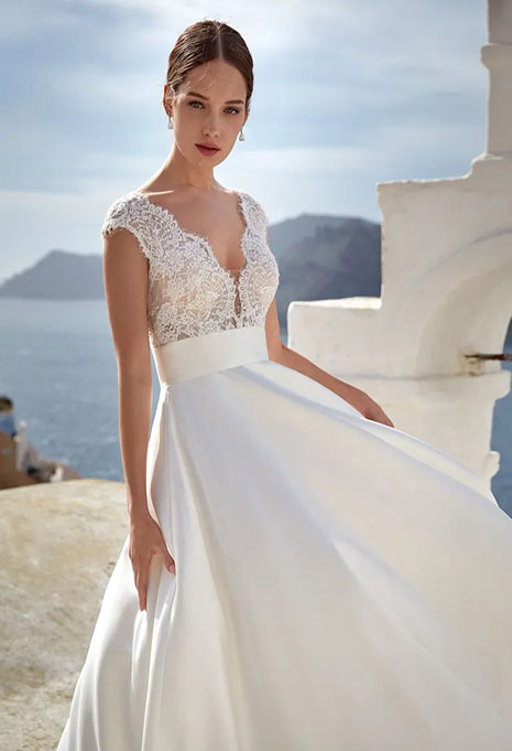 Nicole Jolies Favignana wedding dress closse-up