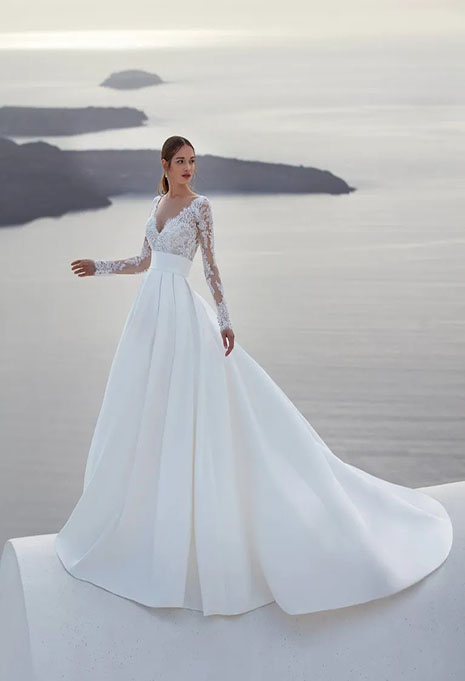 Nicole Jolies Hawaii wedding dress