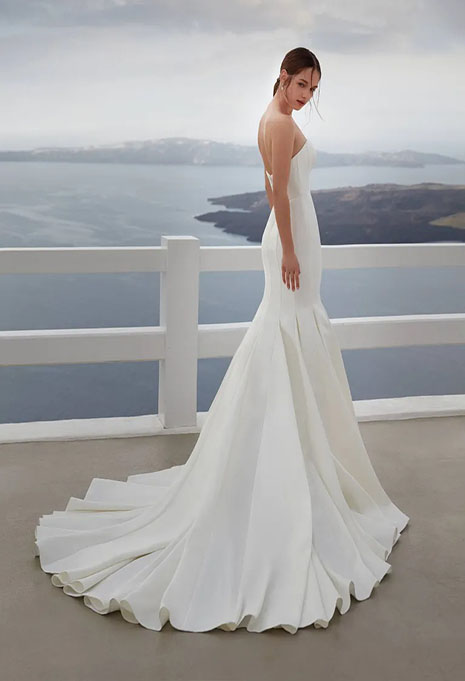 side view of Nicole Jolies Molara wedding dress