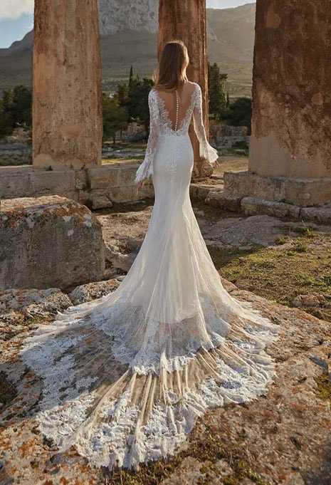 back view of Nicole Jolies Ecate wedding dress
