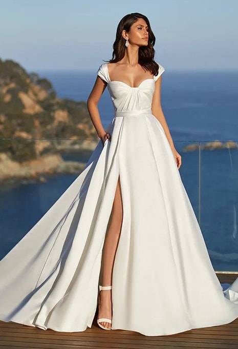 pronovias-dominique-dress-image-3 front view of Pronovias Dominique wedding dress