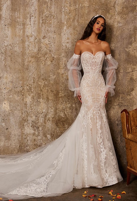 calla-blanche-miku-image-1 bride wearing calla blanche miku wedding dress