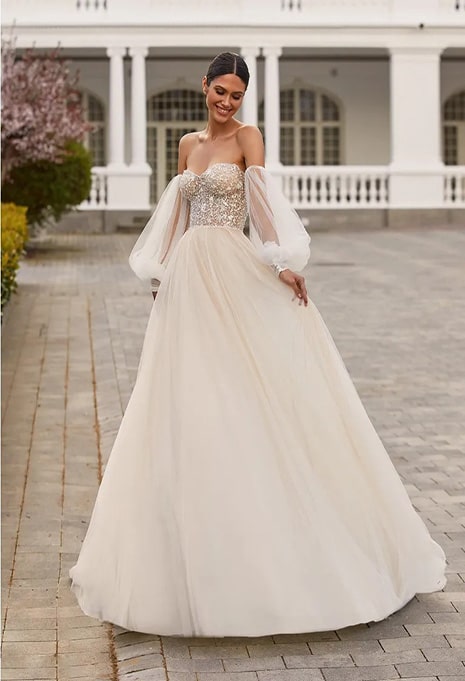 pronovias-drew-dress-image-1 bride wearing pronovias drew dress