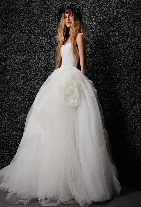 vera-wang-alizee-image-1 bride wearing vera wang alizee gown