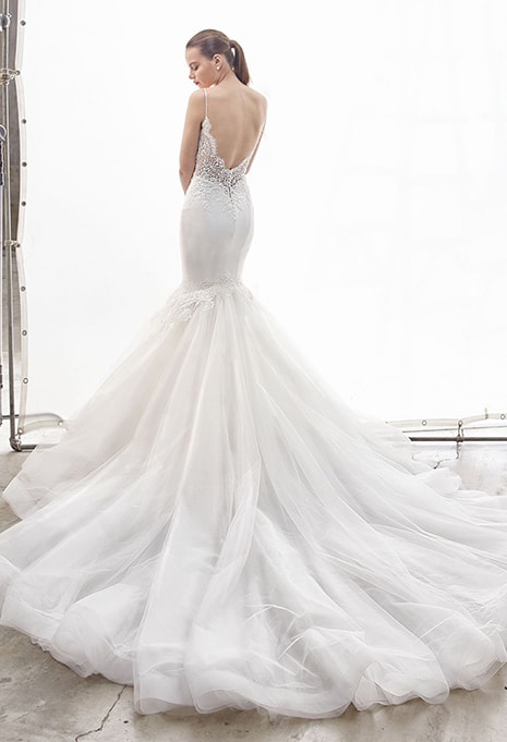 enzoani-naya-dress-image-1 back view of Enzoani Naya wedding dress