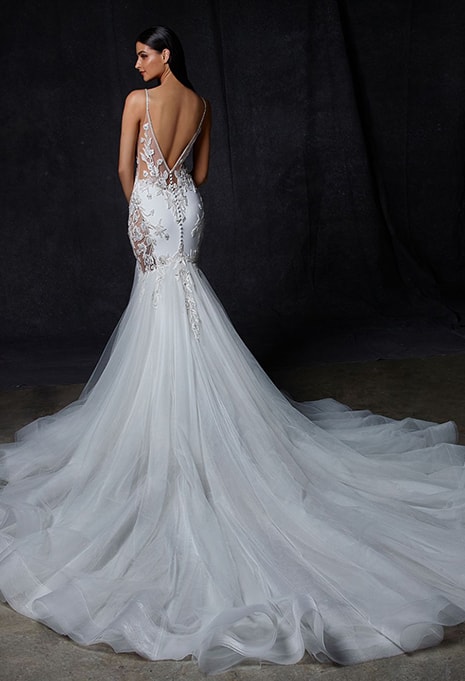 back view of Enzoani Ovia wedding dress