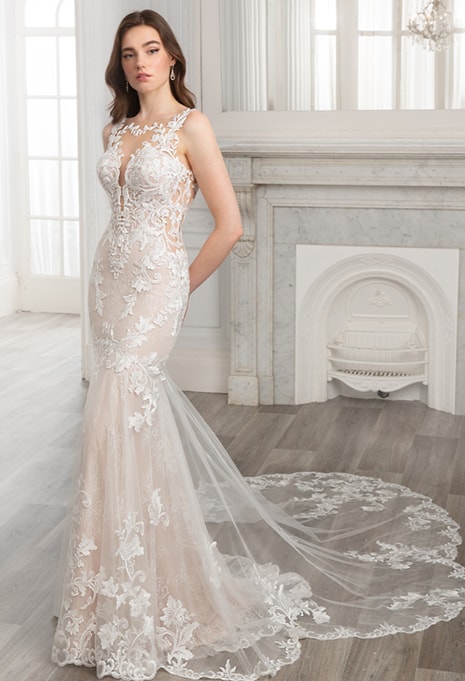 etoile-sydney-dress-image-3 front view of Etoile Sydney wedding dress