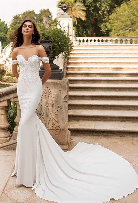 pronovias-dante-dress-image-2 front view of Pronovias Dante wedding dress