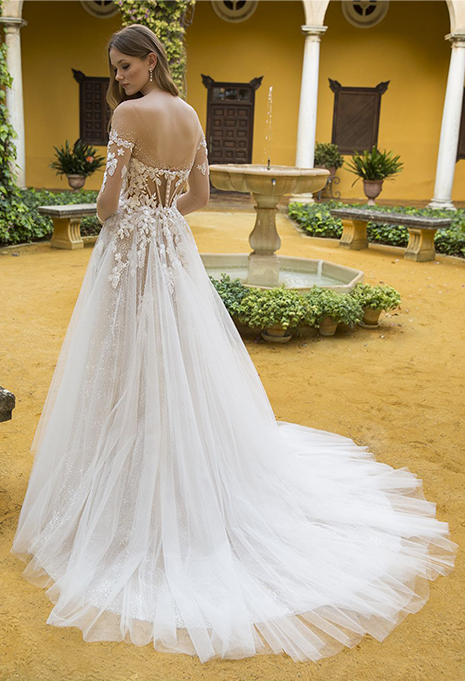 blue-by-enzoani-pheonix-2 blue-by-enzoani-phoenix-wedding-dress