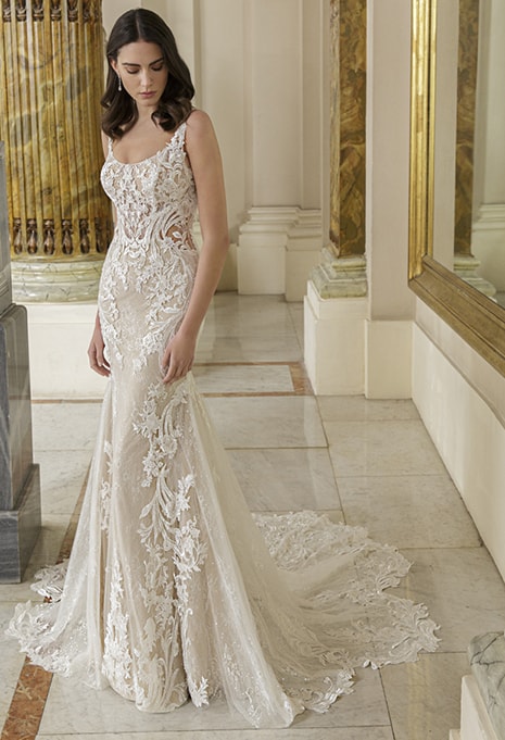 front view of Elysee Donatella wedding dress
