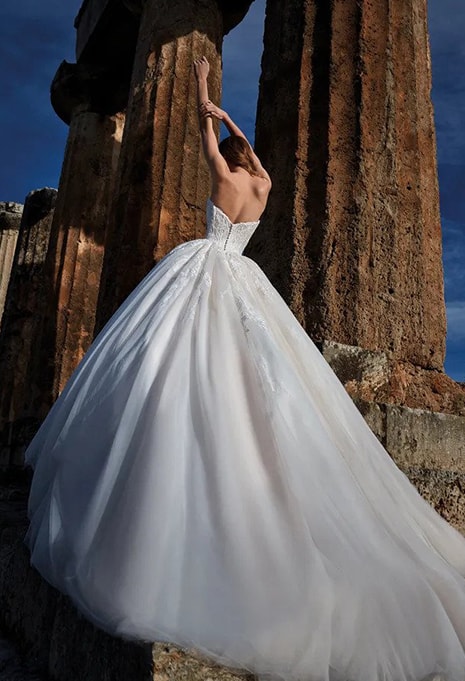 nicole-milano-selkis-dress-image-1 back view of nicole milano wedding dress