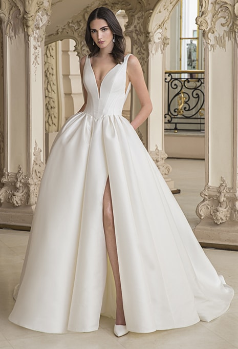 front view of Elysee Louisa wedding dress