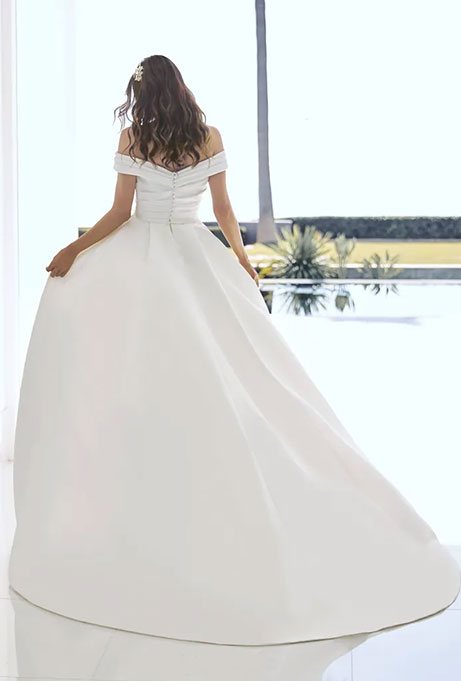 pronovias-dimitra-train