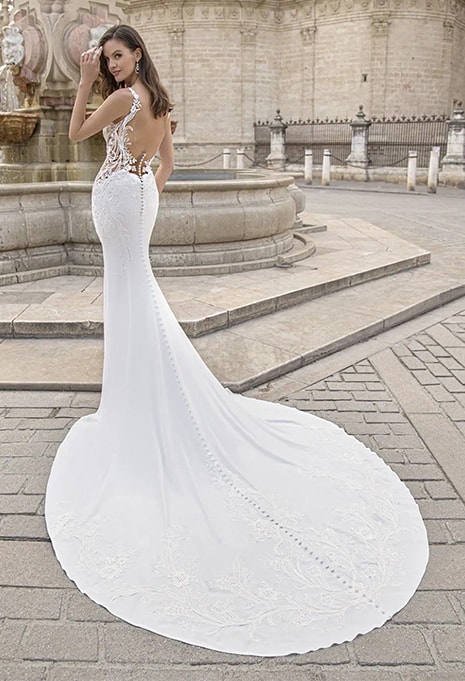 back view of Élysée Etoile Bardot wedding dress