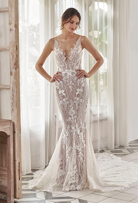 front view of Pen·Liv Angelina wedding dress