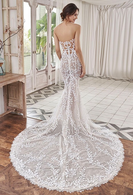 back view of Pen·Liv Aspen wedding dress