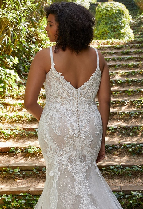 back view of Élysée Alessia X Édition wedding dress