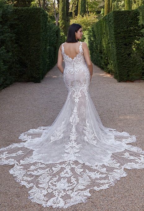 elysee-valliere-x-edition-dress-image-4 back view of Elysee Valliere X Édition wedding dress