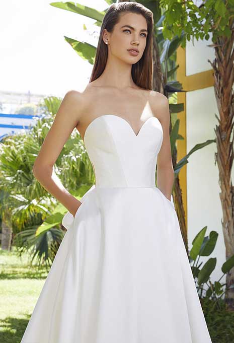 enzoani-love-bellarose-neckline enzoani love bellarose sweetheart neckline