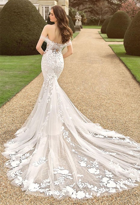 back view of Enzoani Susyw wedding dress
