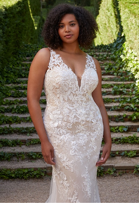 close-up of Élysée Adrianna X Édition wedding dress