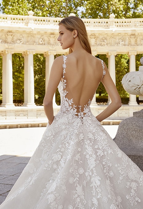 close-up of back side of Elysee Atelier Galadriel wedding dress