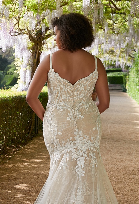 elysée-calie-x-edition-dress-image-1 back view of Élysée Calie X Édition wedding dress