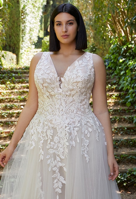 elysée-jordaine-x-edition-dress-image-1 close-up of Élysée Jordaine X Édition wedding dress