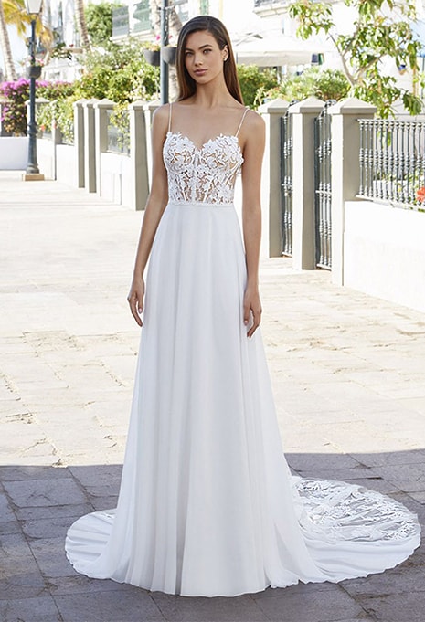 enzoani-love-bliss-dress-image-4 close-up of Enzoani Love Bliss wedding dress