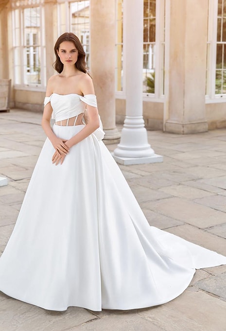 front view of enzoani sarah wedding dress