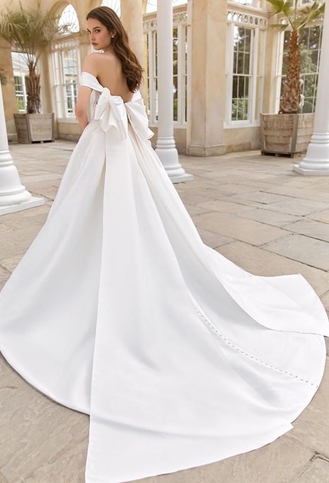 side view of enzoani sarah wedding dress