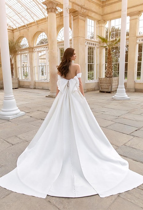 back view of enzoani sarah wedding dress