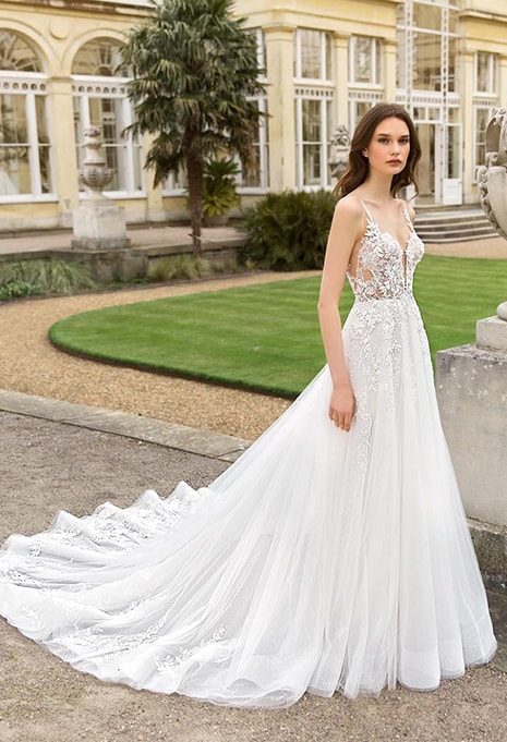 front view of Enzoani Serenity wedding dress