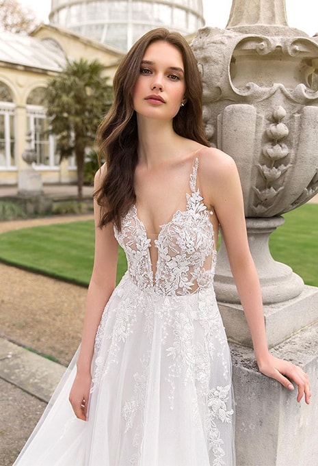 close-up of Enzoani Serenity wedding dress