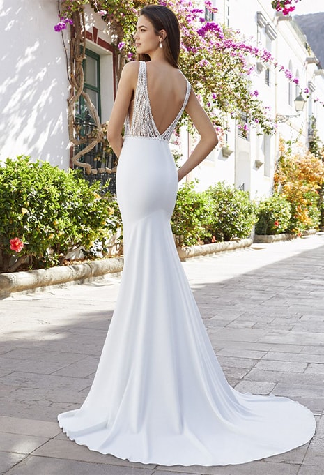 back side of Love by Enzoani Betsy wedding dress