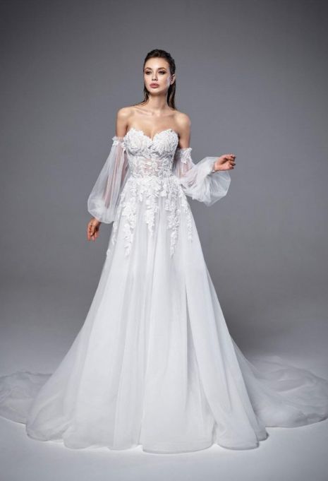 front view of the olympia sposa 12dz wedding dress